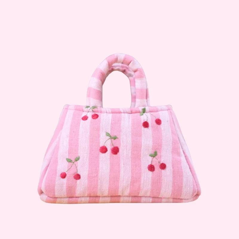 Minihandväska med rosa körsbär – handsydd i Sverige, 1 år