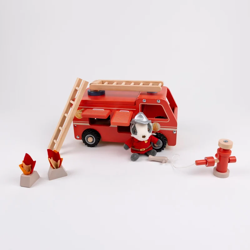 Stor brandbil i trä med förare och tillbehör – Minifriends, från 18 månader