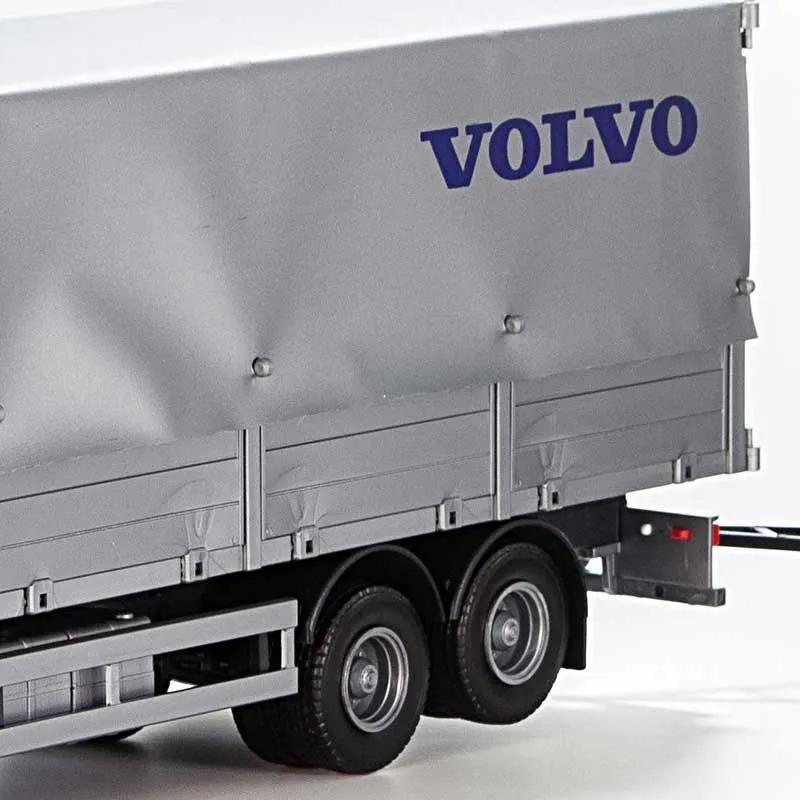 Emek Volvo FH16 750 med trailer och kapell 1:25