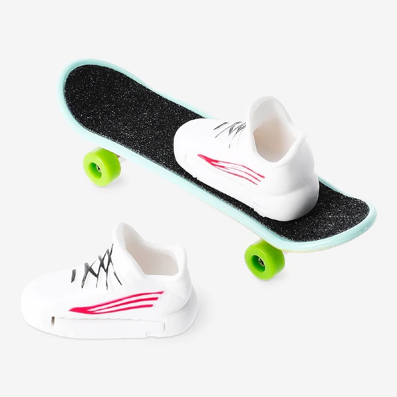 Finger skateboard set
