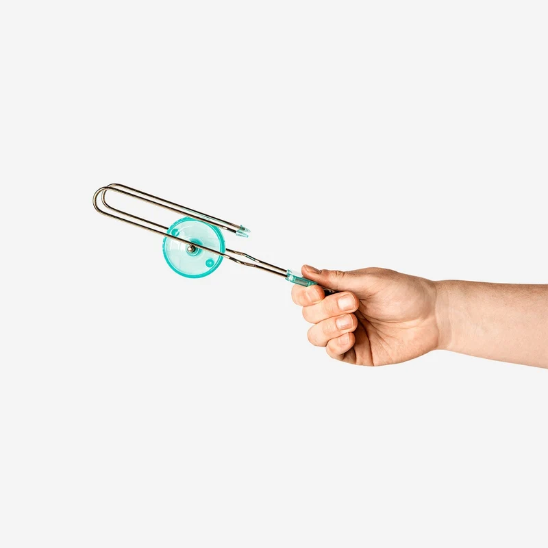 Magnetic spinning wheel on rails