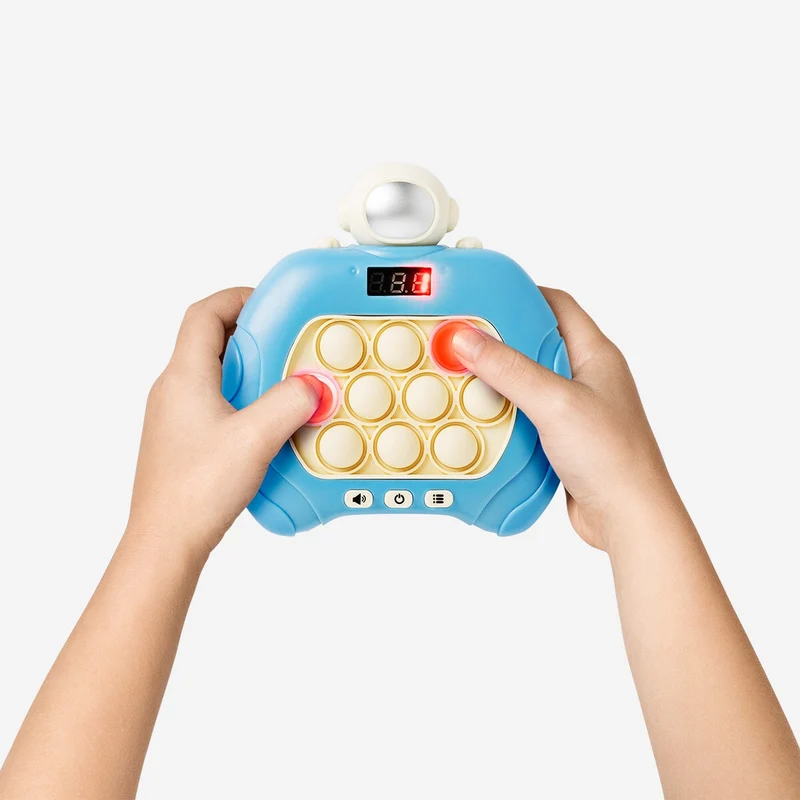 Memory game console - Astronaut