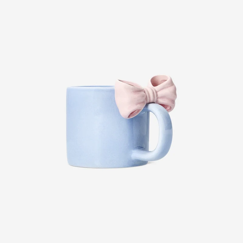 CL mug with bow