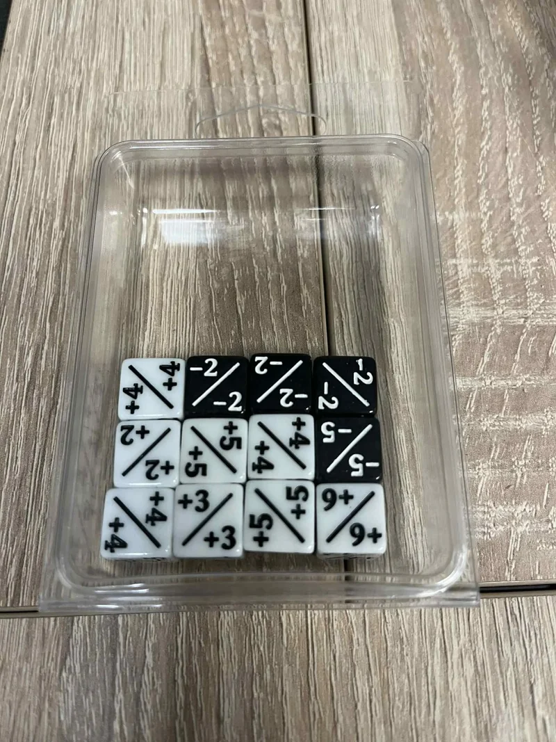 White/Black Positive/Negative D6 Dice 12 mm (12 st)
